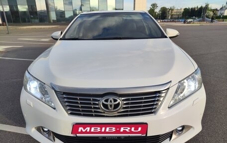 Toyota Camry, 2013 год, 1 590 000 рублей, 2 фотография