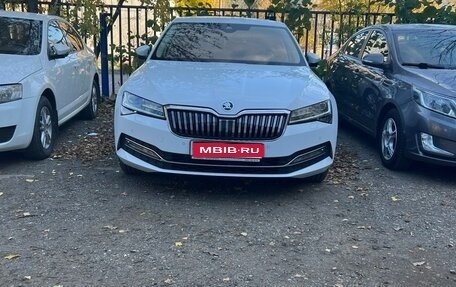Skoda Superb III рестайлинг, 2019 год, 3 000 000 рублей, 1 фотография