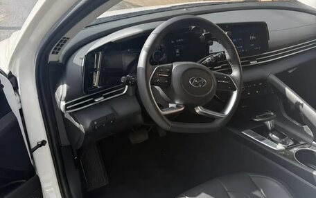 Hyundai Elantra, 2022 год, 1 900 000 рублей, 7 фотография