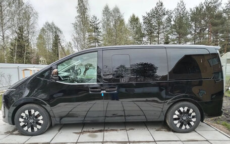 Hyundai Staria, 2024 год, 7 850 000 рублей, 2 фотография
