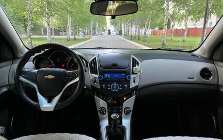Chevrolet Cruze II, 2013 год, 575 000 рублей, 4 фотография