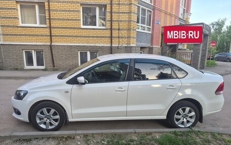 Volkswagen Polo VI (EU Market), 2012 год, 900 000 рублей, 2 фотография