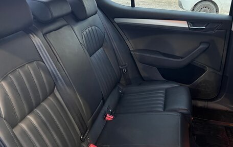 Skoda Superb III рестайлинг, 2018 год, 1 800 000 рублей, 6 фотография