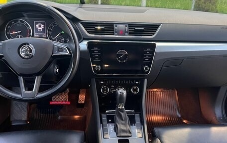 Skoda Superb III рестайлинг, 2018 год, 1 800 000 рублей, 4 фотография
