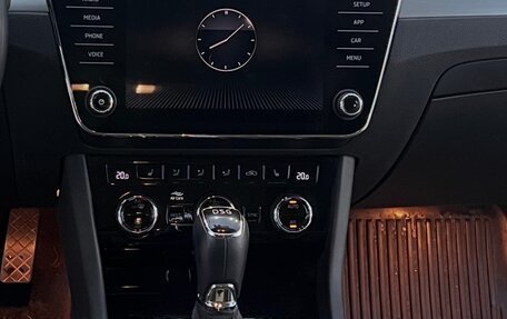 Skoda Superb III рестайлинг, 2018 год, 1 800 000 рублей, 9 фотография