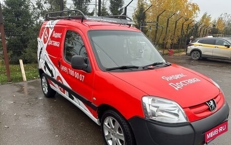 Peugeot Partner II рестайлинг 2, 2010 год, 600 000 рублей, 1 фотография