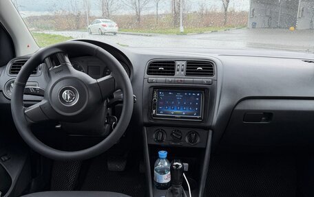 Volkswagen Polo VI (EU Market), 2011 год, 730 000 рублей, 5 фотография