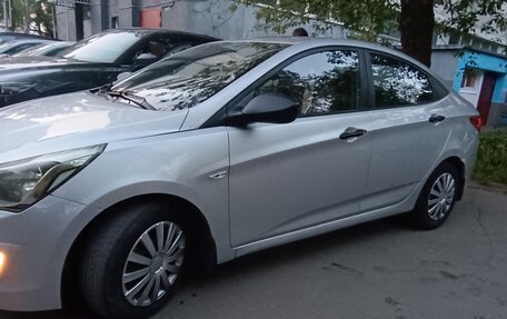 Hyundai Solaris II рестайлинг, 2015 год, 550 000 рублей, 3 фотография