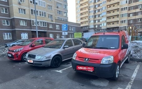 Peugeot Partner II рестайлинг 2, 2010 год, 600 000 рублей, 13 фотография