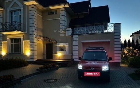 Peugeot Partner II рестайлинг 2, 2010 год, 600 000 рублей, 8 фотография