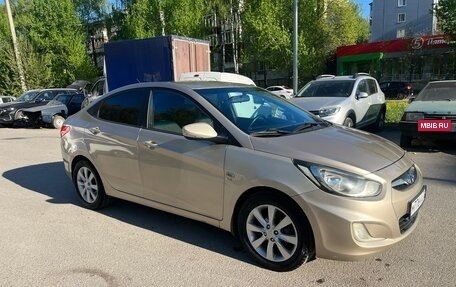 Hyundai Solaris II рестайлинг, 2011 год, 665 000 рублей, 3 фотография