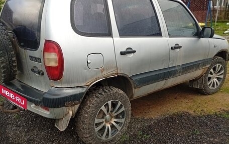 Chevrolet Niva I рестайлинг, 2003 год, 145 000 рублей, 3 фотография