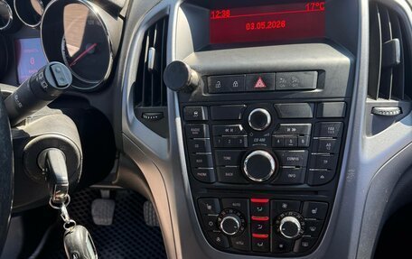 Opel Astra J, 2013 год, 770 000 рублей, 11 фотография