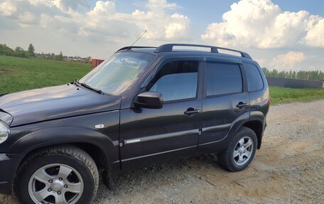 Chevrolet Niva I рестайлинг, 2012 год, 440 000 рублей, 4 фотография