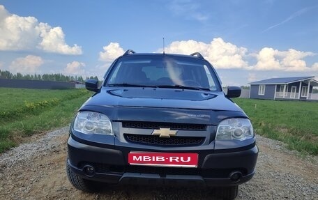 Chevrolet Niva I рестайлинг, 2012 год, 440 000 рублей, 2 фотография