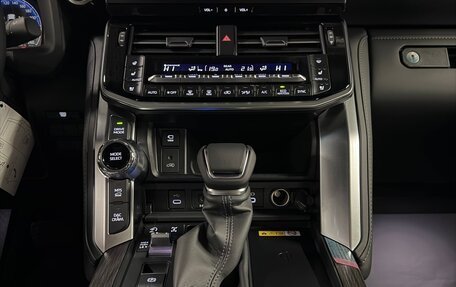 Toyota Land Cruiser, 2026 год, 15 800 000 рублей, 27 фотография