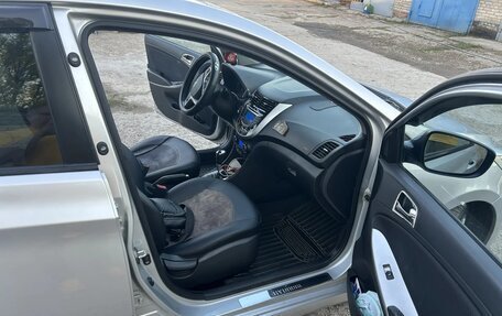 Hyundai Solaris II рестайлинг, 2012 год, 1 150 000 рублей, 10 фотография