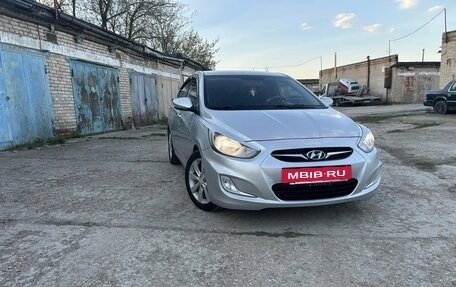 Hyundai Solaris II рестайлинг, 2012 год, 1 150 000 рублей, 3 фотография