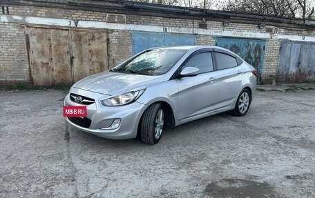 Hyundai Solaris II рестайлинг, 2012 год, 1 150 000 рублей, 2 фотография