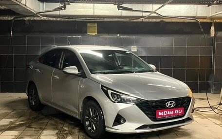Hyundai Solaris II рестайлинг, 2021 год, 1 000 000 рублей, 1 фотография