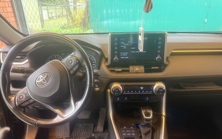 Toyota RAV4, 2019 год, 3 700 000 рублей, 7 фотография