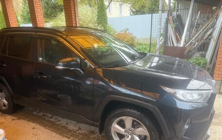 Toyota RAV4, 2019 год, 3 700 000 рублей, 3 фотография