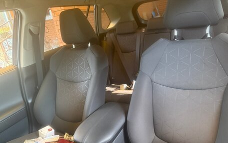 Toyota RAV4, 2019 год, 3 700 000 рублей, 8 фотография