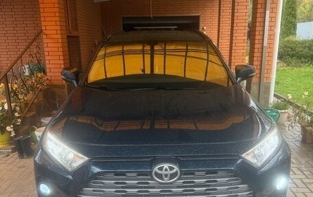 Toyota RAV4, 2019 год, 3 700 000 рублей, 2 фотография