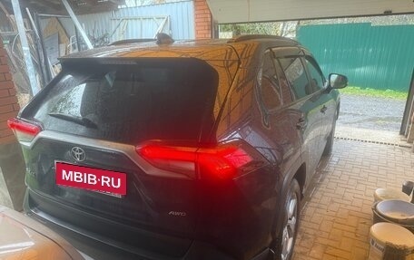 Toyota RAV4, 2019 год, 3 700 000 рублей, 4 фотография