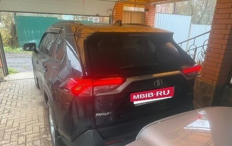 Toyota RAV4, 2019 год, 3 700 000 рублей, 5 фотография