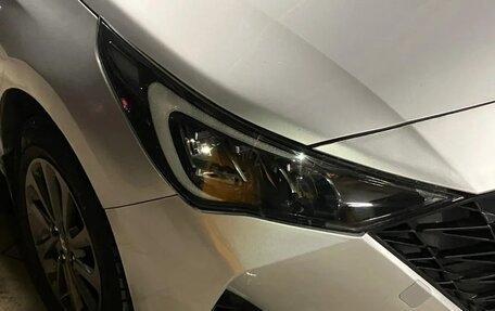 Hyundai Solaris II рестайлинг, 2021 год, 1 000 000 рублей, 4 фотография