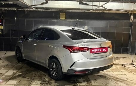 Hyundai Solaris II рестайлинг, 2021 год, 1 000 000 рублей, 6 фотография