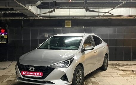 Hyundai Solaris II рестайлинг, 2021 год, 1 000 000 рублей, 13 фотография