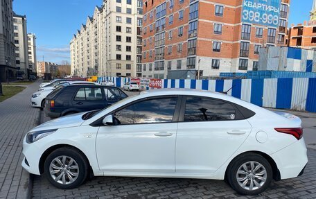 Hyundai Solaris II рестайлинг, 2018 год, 999 000 рублей, 4 фотография