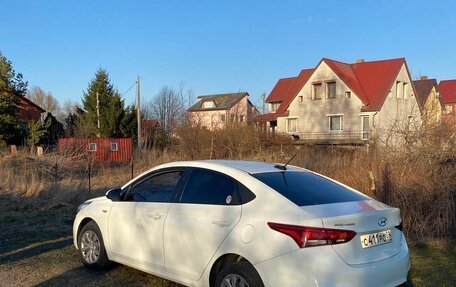 Hyundai Solaris II рестайлинг, 2018 год, 999 000 рублей, 2 фотография