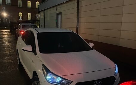Hyundai Solaris II рестайлинг, 2018 год, 999 000 рублей, 6 фотография