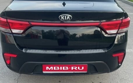 KIA Rio IV, 2017 год, 895 000 рублей, 3 фотография
