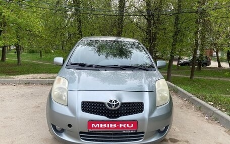 Toyota Yaris III рестайлинг, 2007 год, 500 000 рублей, 1 фотография
