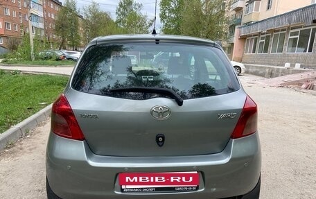 Toyota Yaris III рестайлинг, 2007 год, 500 000 рублей, 2 фотография