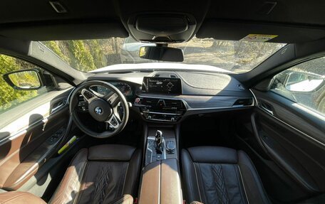 BMW 5 серия, 2019 год, 2 800 000 рублей, 3 фотография