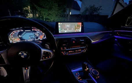 BMW 5 серия, 2019 год, 2 800 000 рублей, 5 фотография