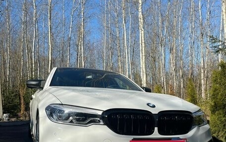 BMW 5 серия, 2019 год, 2 800 000 рублей, 2 фотография