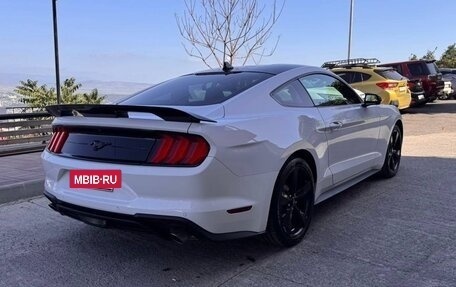 Ford Mustang VI рестайлинг, 2022 год, 4 900 000 рублей, 3 фотография