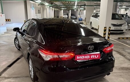 Toyota Camry, 2018 год, 2 730 000 рублей, 15 фотография