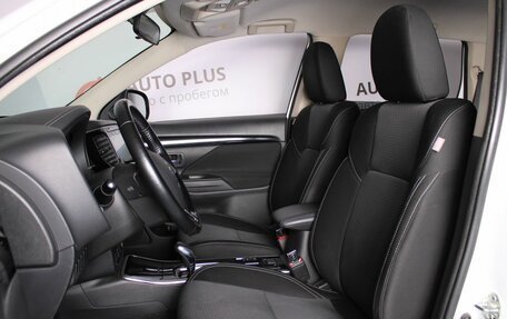 Mitsubishi Outlander III рестайлинг 3, 2021 год, 2 090 000 рублей, 8 фотография