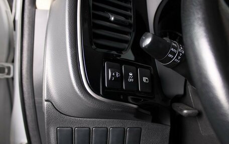 Mitsubishi Outlander III рестайлинг 3, 2021 год, 2 090 000 рублей, 12 фотография