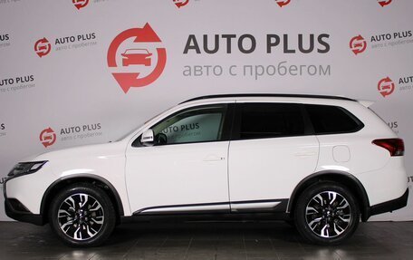 Mitsubishi Outlander III рестайлинг 3, 2021 год, 2 090 000 рублей, 5 фотография