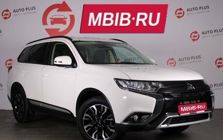 Mitsubishi Outlander III рестайлинг 3, 2021 год, 2 090 000 рублей, 1 фотография