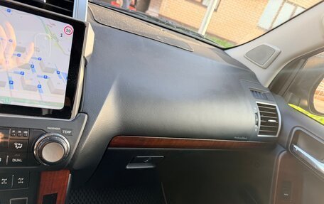 Toyota Land Cruiser Prado 150 рестайлинг 2, 2016 год, 4 500 000 рублей, 6 фотография