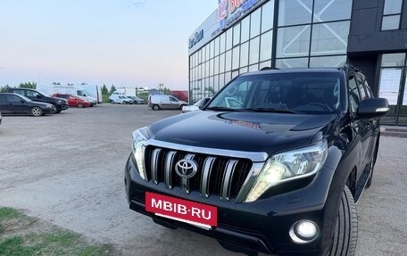 Toyota Land Cruiser Prado 150 рестайлинг 2, 2016 год, 4 500 000 рублей, 12 фотография